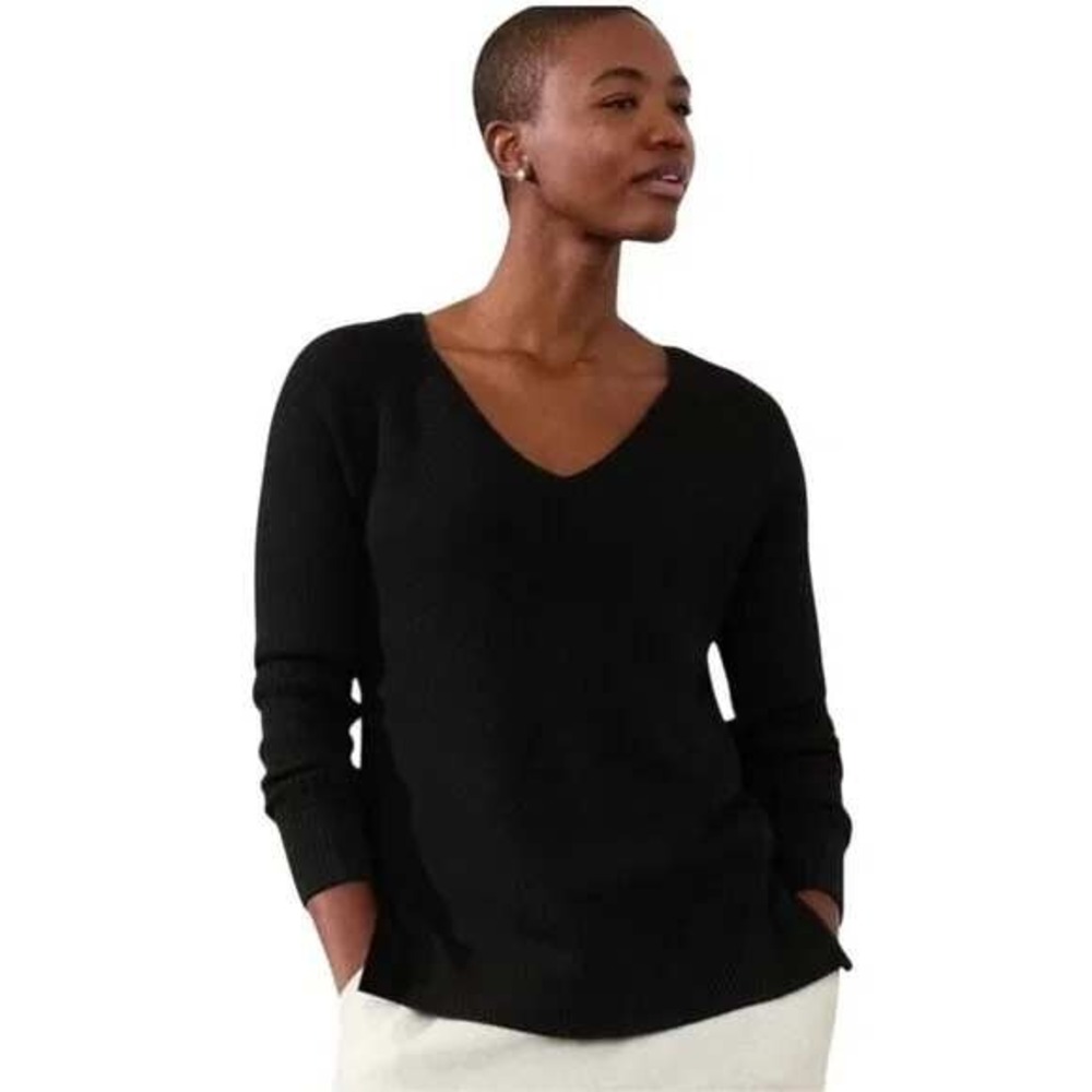 Athleta Womens Hanover V-Neck Sweater Black Merino Wool Blend Ribbed Raglan Sz M
